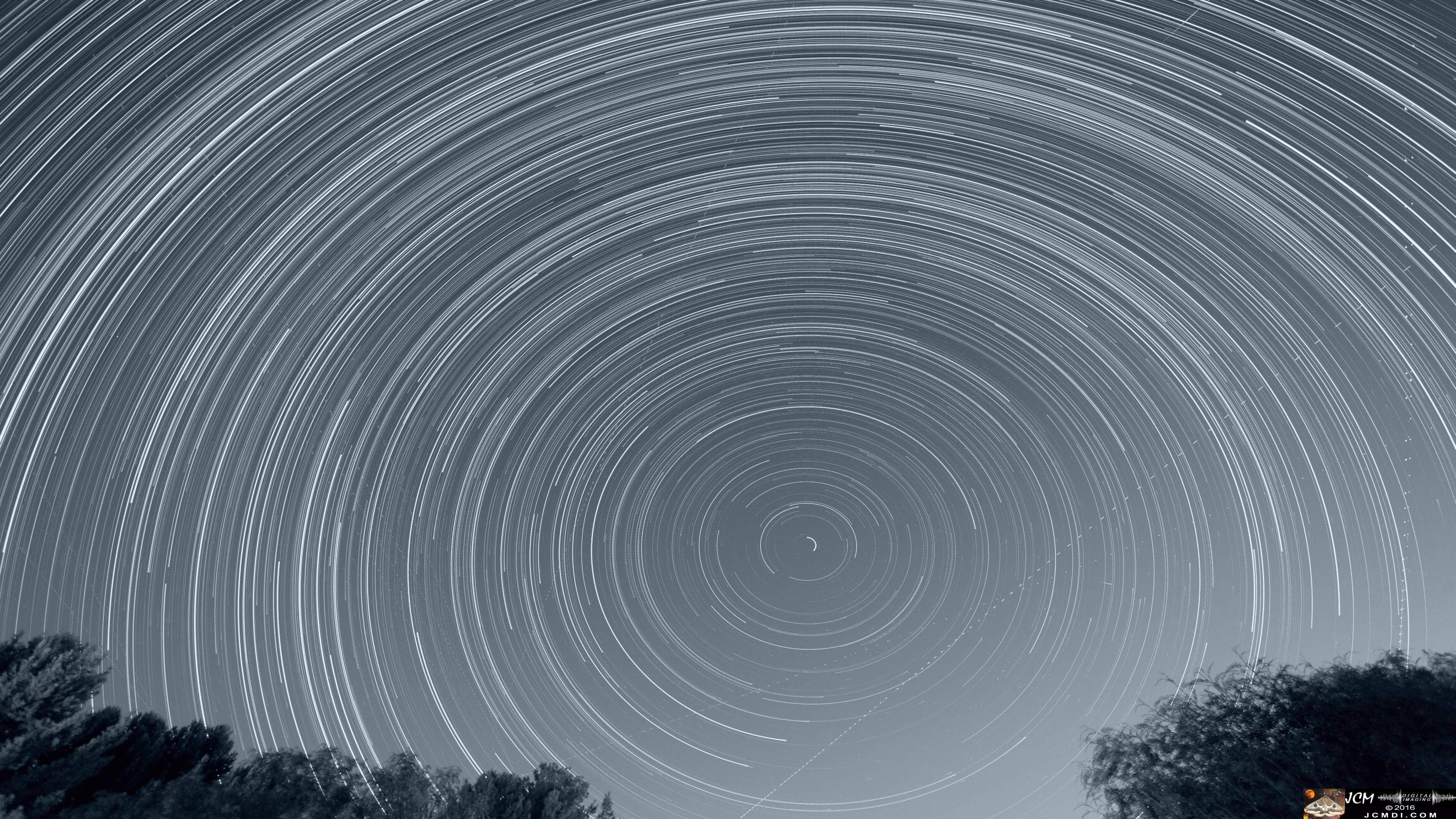 Beautiful 4K Star Spin NoDK composite sky image Perseid Meteor Shower 8-12-2016 Canon 5DMk2 15sec i2500 17mm f/4 jcmdi.com